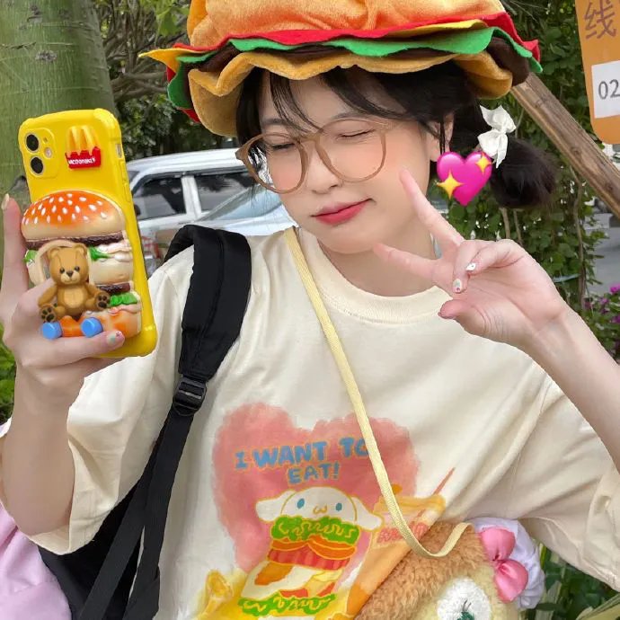 黄昏时分、牵着手
